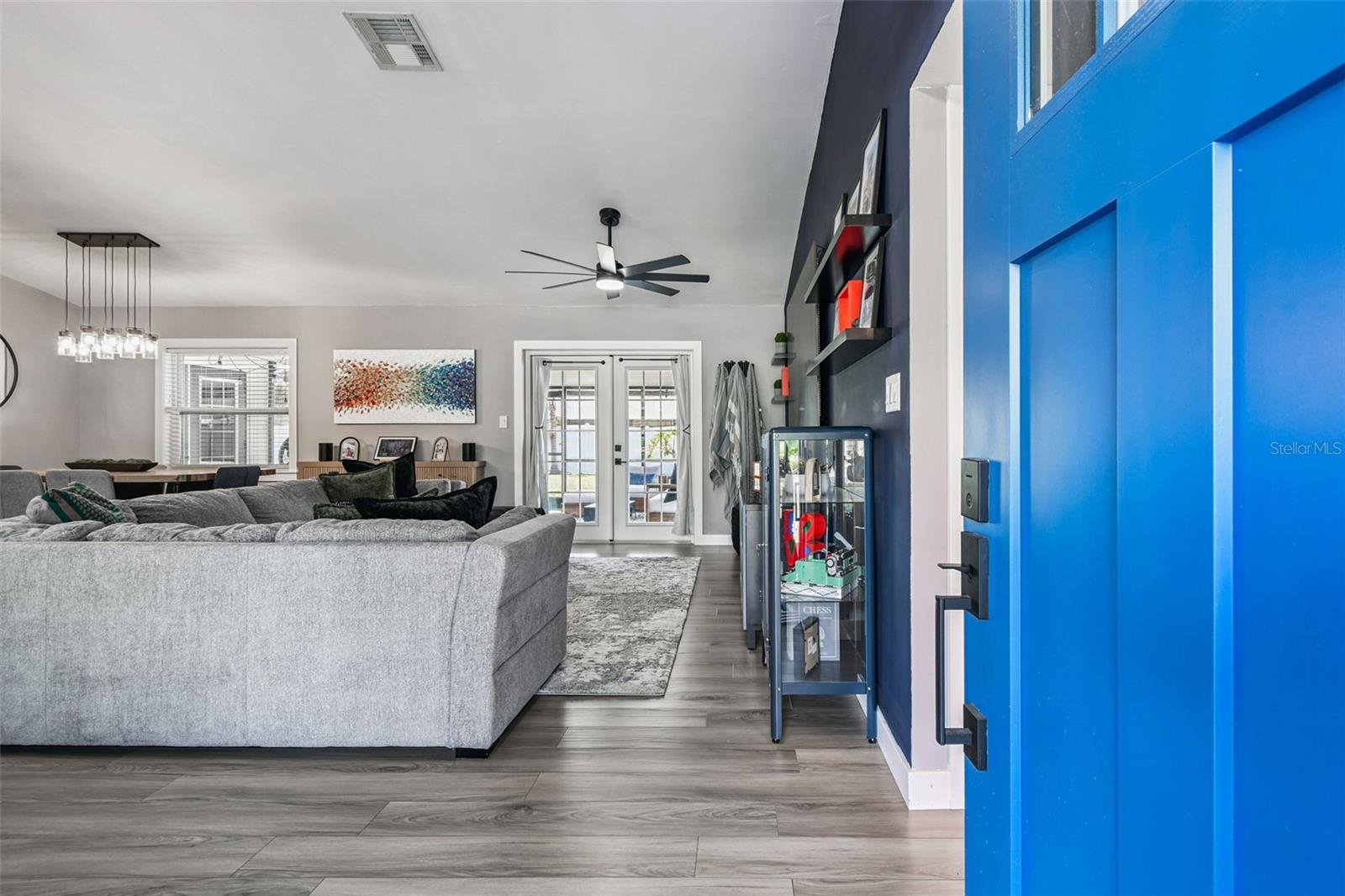 1729 LAKE CREST AVENUE