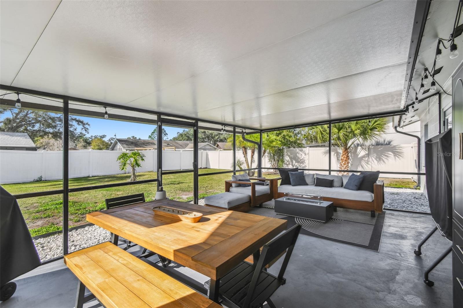 BRANDON LAKEWOOD ESTATES ADD - Residential