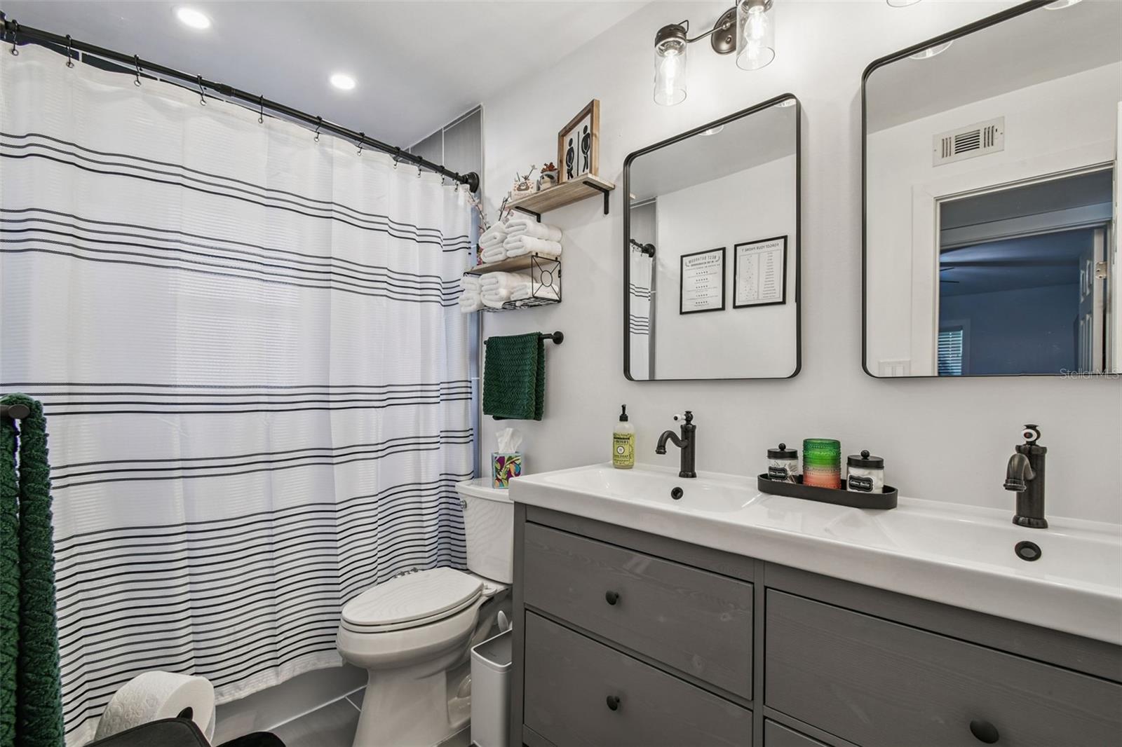 BRANDON LAKEWOOD ESTATES ADD - Residential