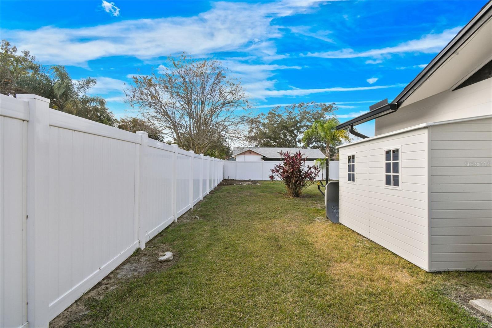 BRANDON LAKEWOOD ESTATES ADD - Residential