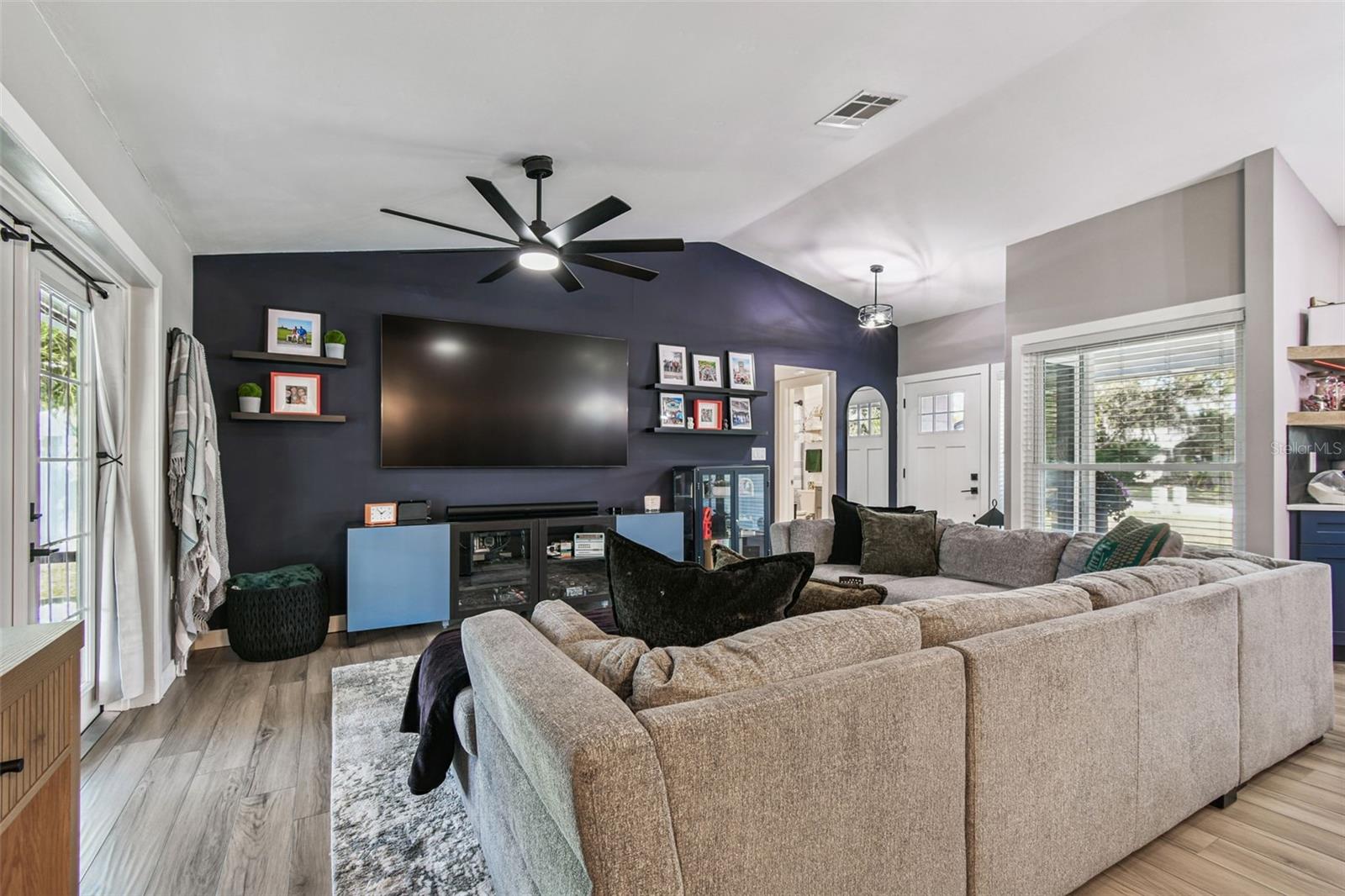 BRANDON LAKEWOOD ESTATES ADD - Residential