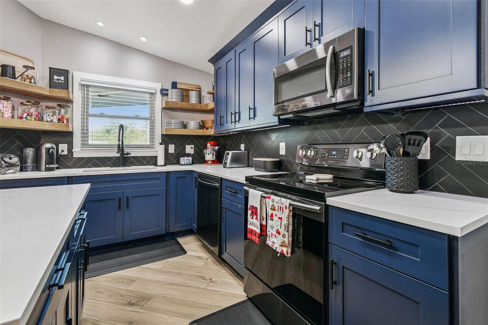 BRANDON LAKEWOOD ESTATES ADD - Residential