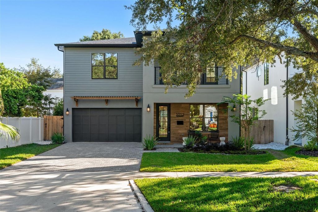 Photo of 1012 Stetson Street, Orlando, FL 32804 (MLS # O6353323)