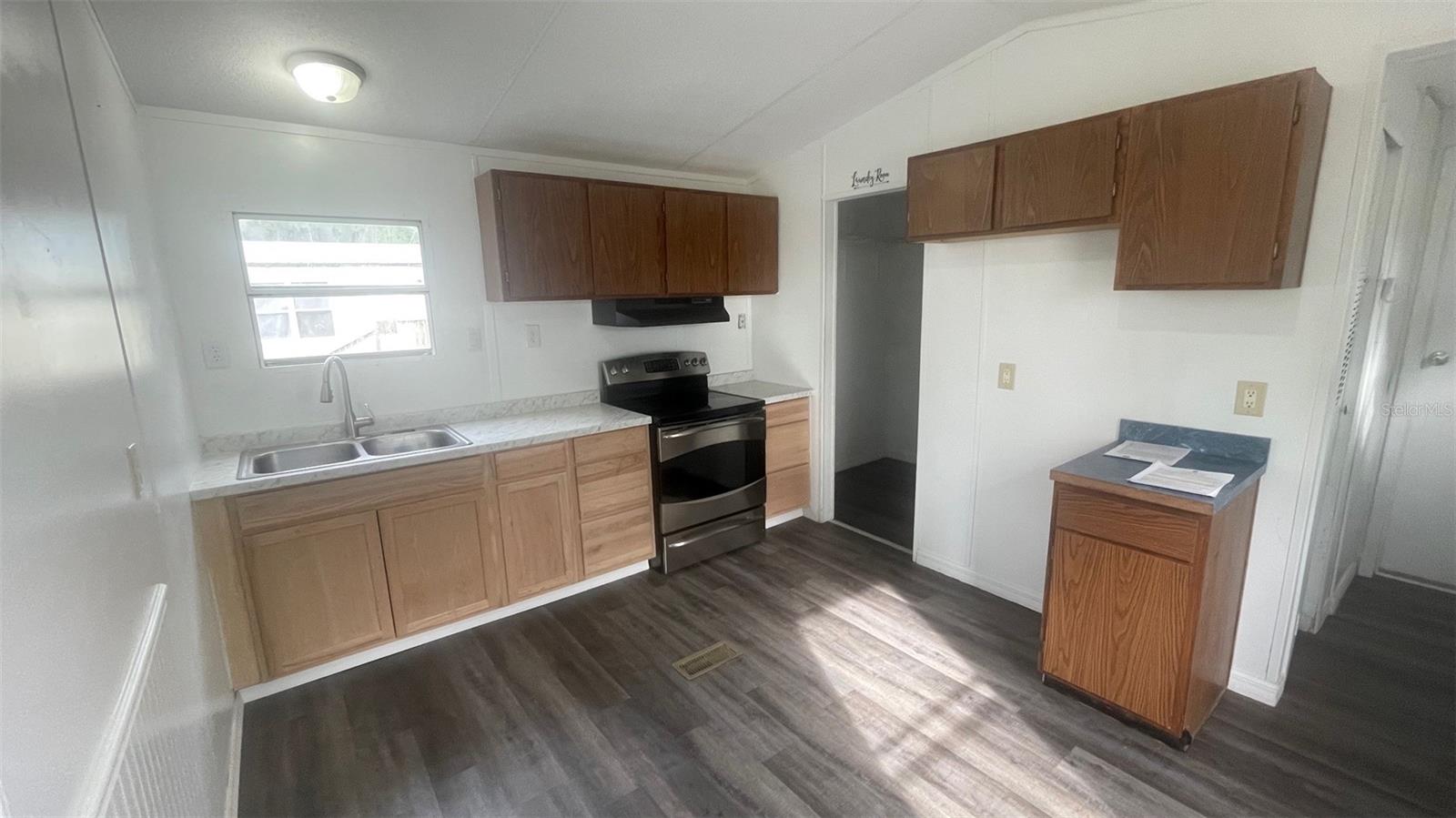 PENNEY PARK ESTATES MOBILE HOME PARK - Residential Lease