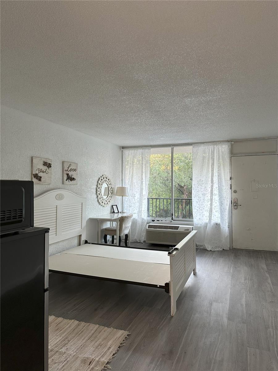 SANDLAKE COURTYARDS CONDO 5901/3515 - Residential