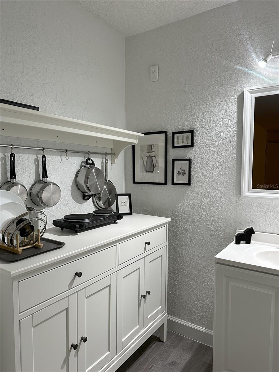 SANDLAKE COURTYARDS CONDO 5901/3515 - Residential