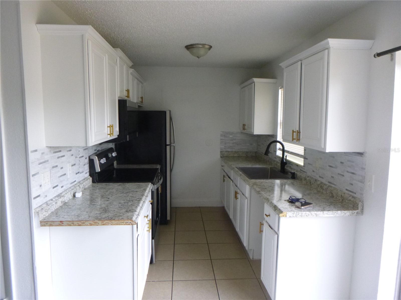 MONTEREY SUB - Residential Lease