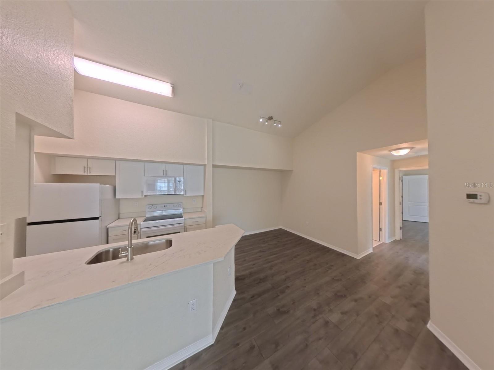 4102 CENTRAL SARASOTA PARKWAY 923