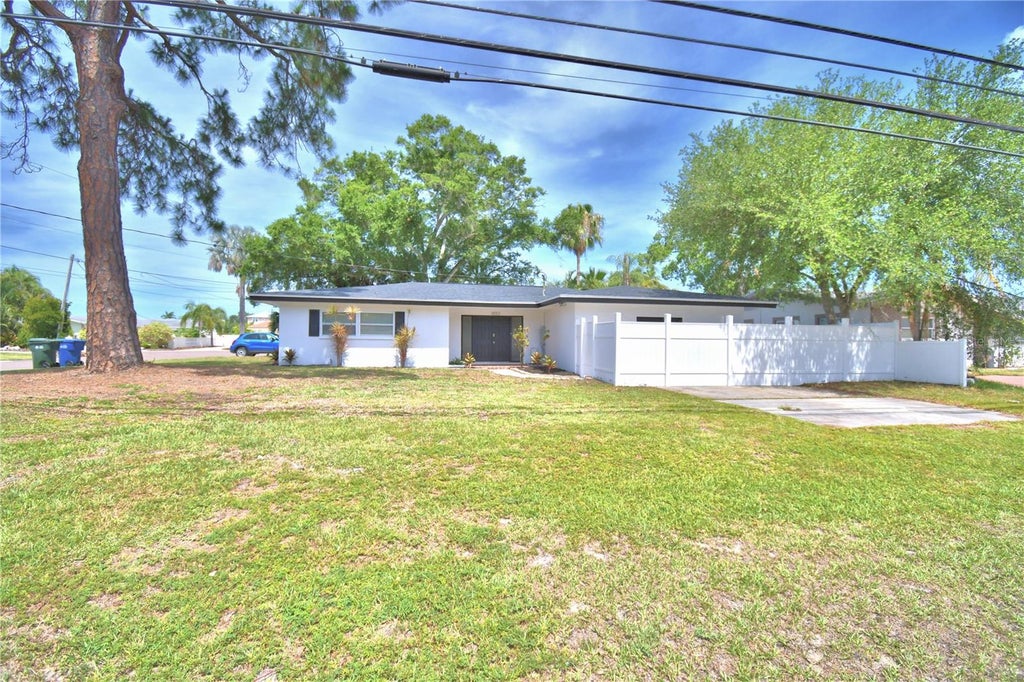 Photo of 3553 Center Circle, Largo, FL 33774 (MLS # A4692993)