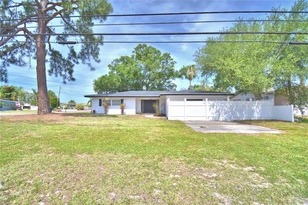 Photo of 3553 Center Circle, Largo, FL 33774 (MLS # A4692993)