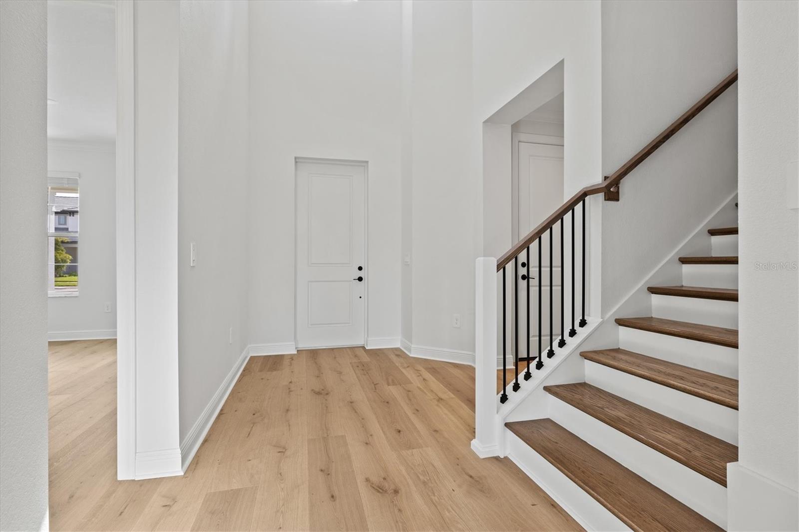 1669 LUGANO CIRCLE