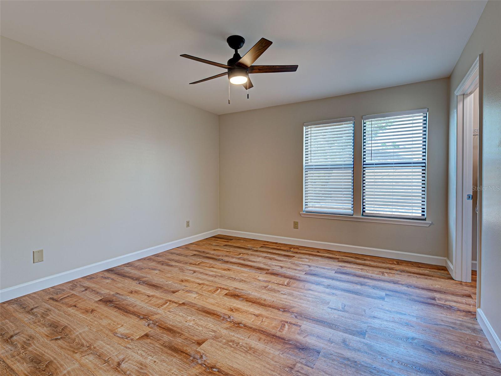 VINTAGE GRAND - Residential Lease