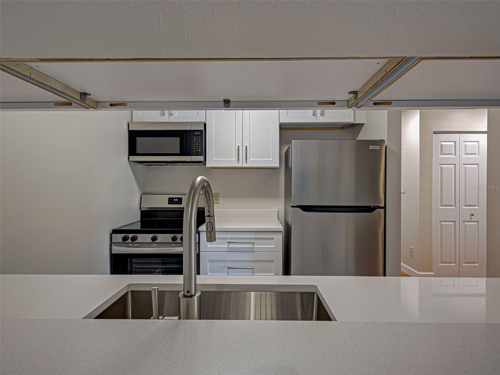 VINTAGE GRAND - Residential Lease