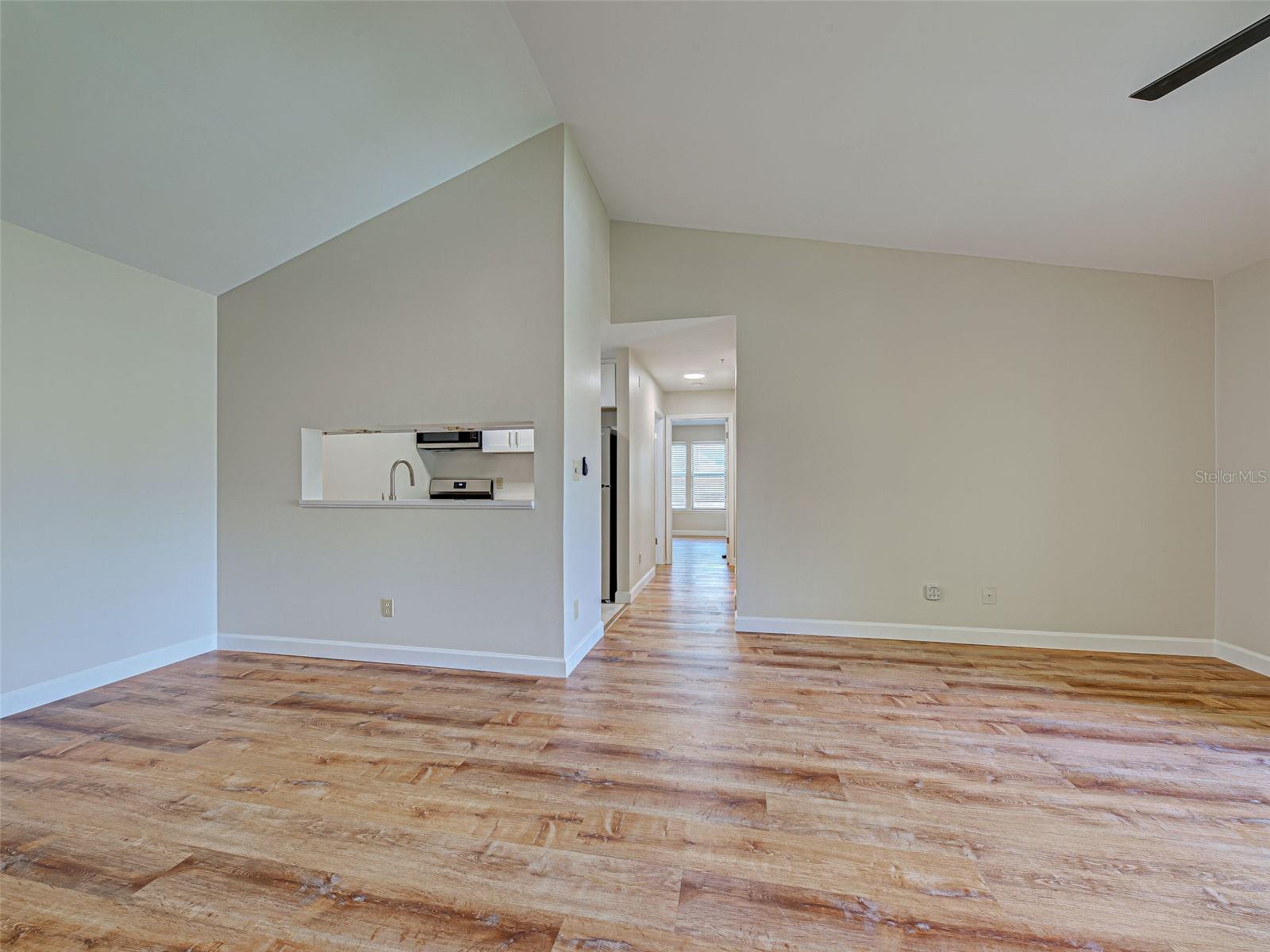 VINTAGE GRAND - Residential Lease