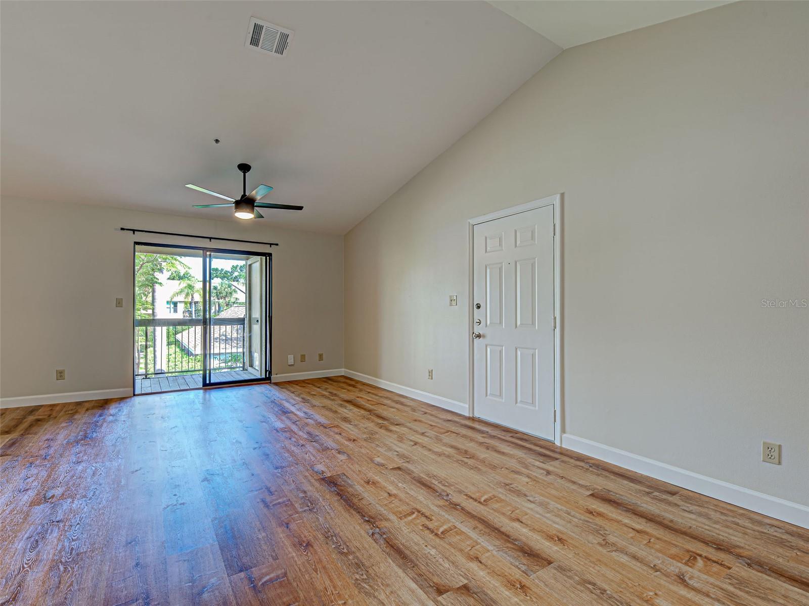 VINTAGE GRAND - Residential Lease