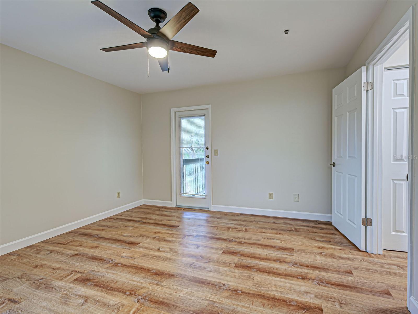 VINTAGE GRAND - Residential Lease