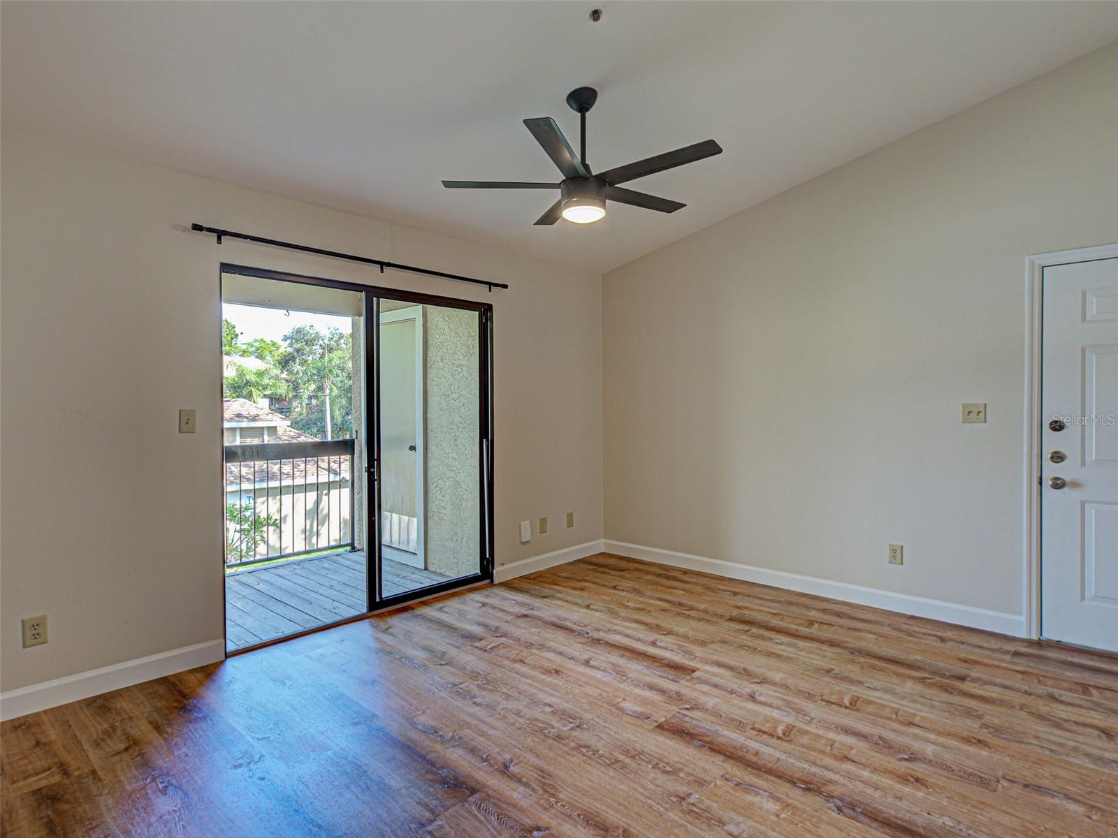 VINTAGE GRAND - Residential Lease