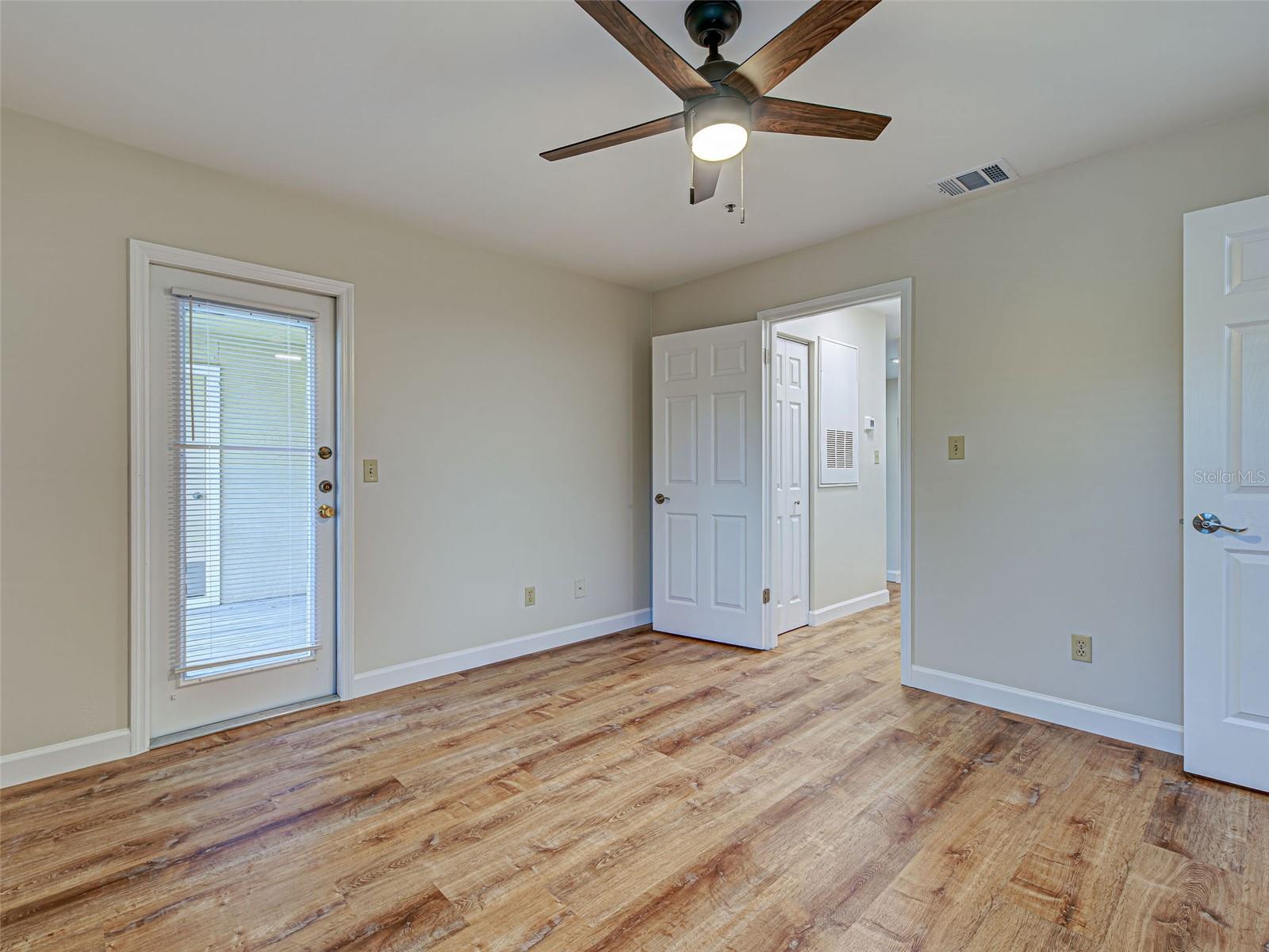 VINTAGE GRAND - Residential Lease