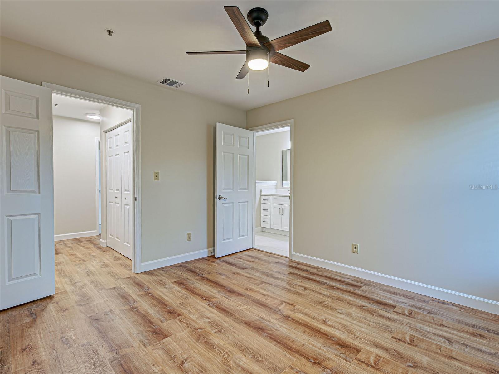 VINTAGE GRAND - Residential Lease