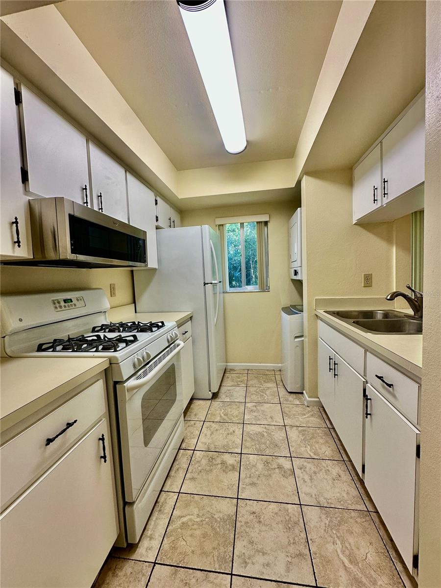 LAKE KIT CONDO - Residential Lease