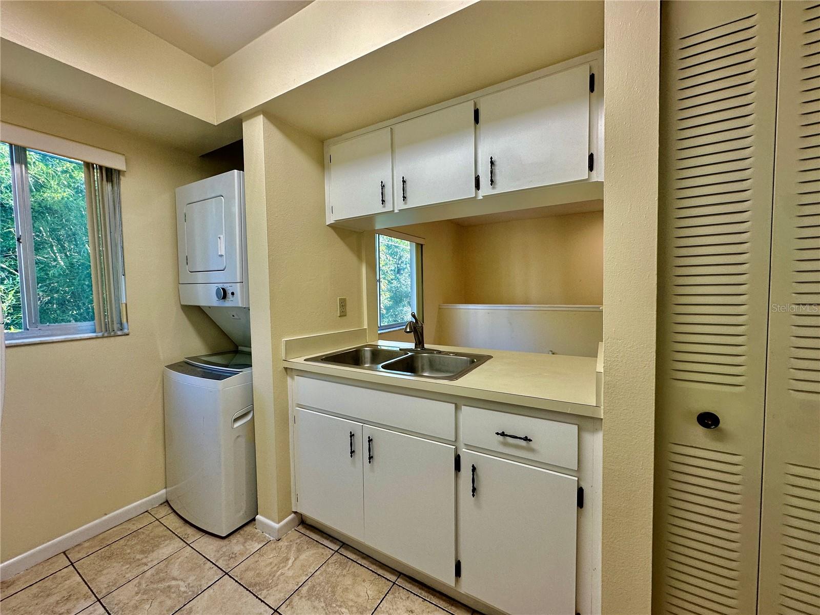 LAKE KIT CONDO - Residential Lease
