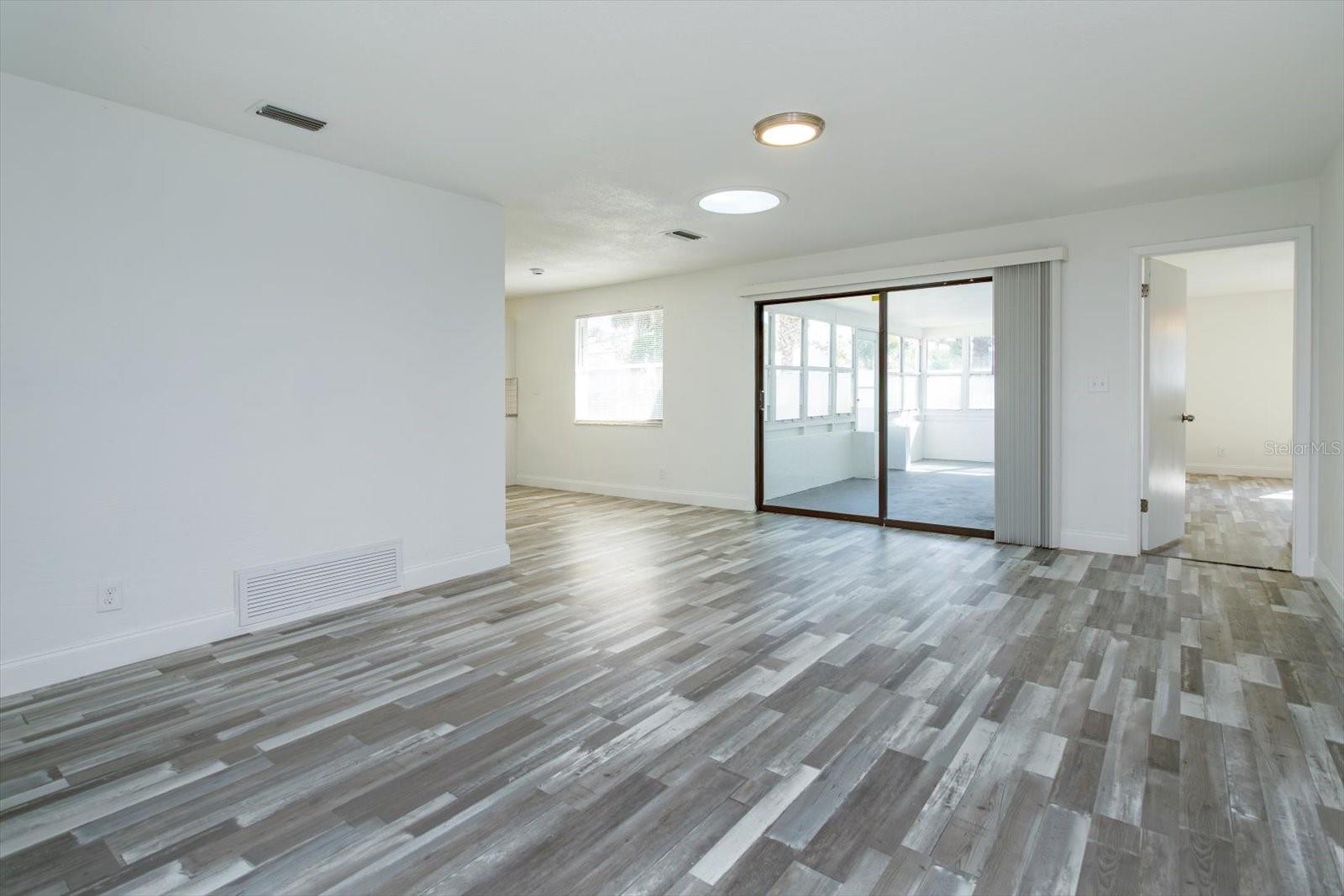 EMERALD ISLE UNIT 01 - Residential