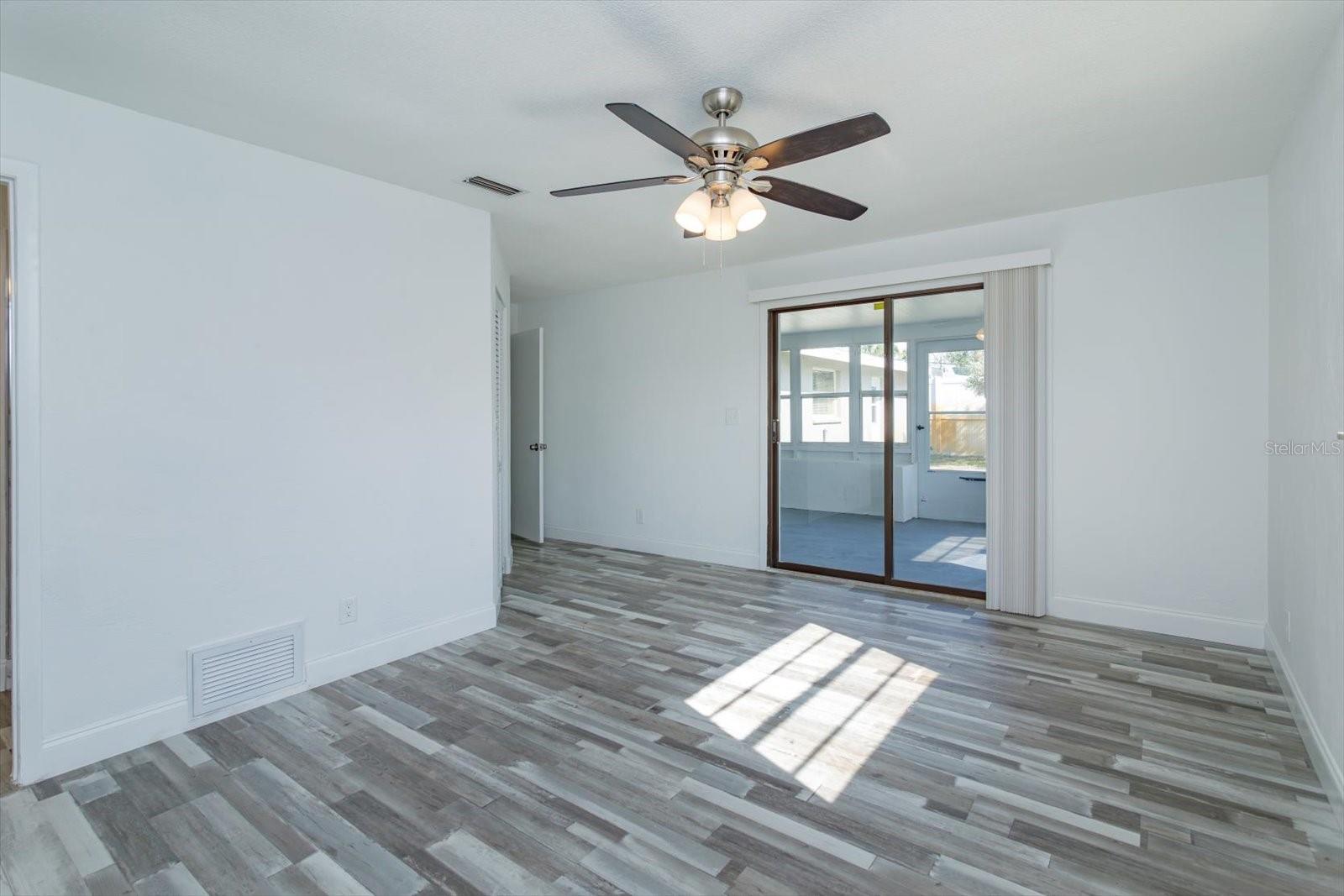 EMERALD ISLE UNIT 01 - Residential