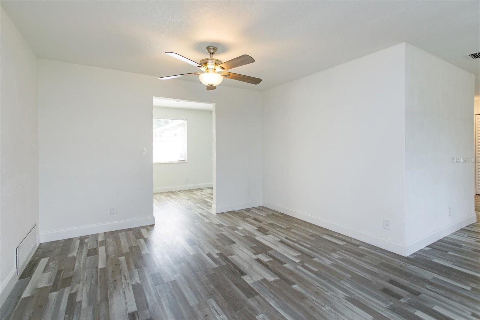 EMERALD ISLE UNIT 01 - Residential