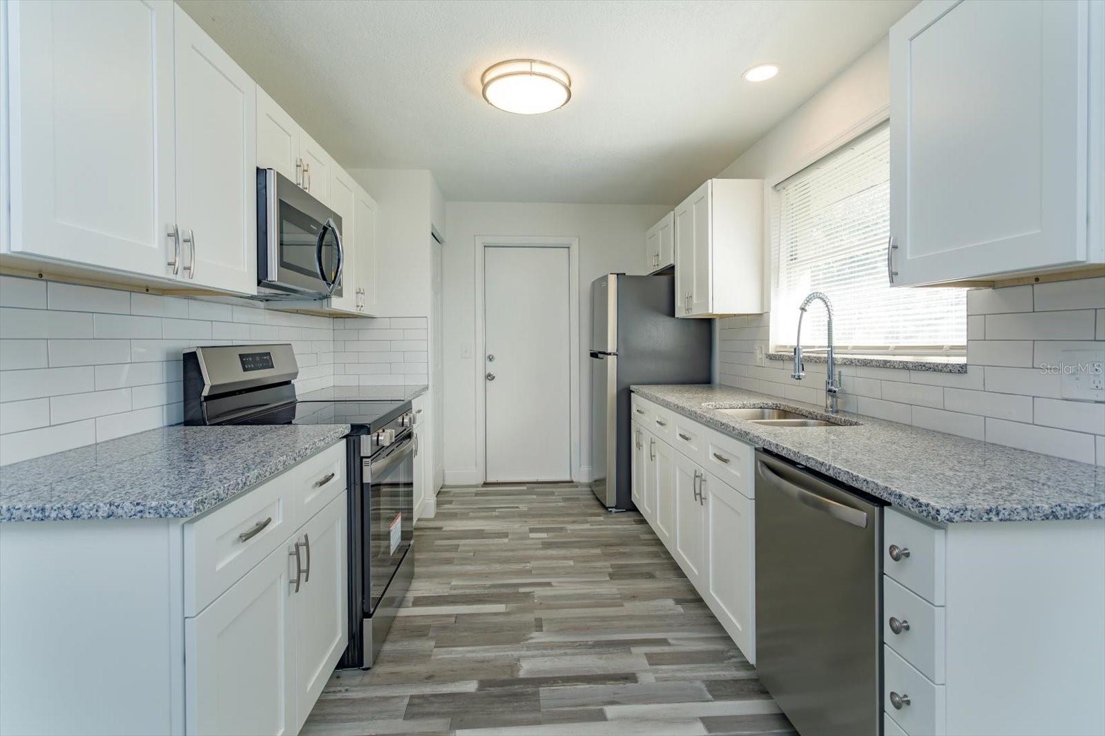 EMERALD ISLE UNIT 01 - Residential