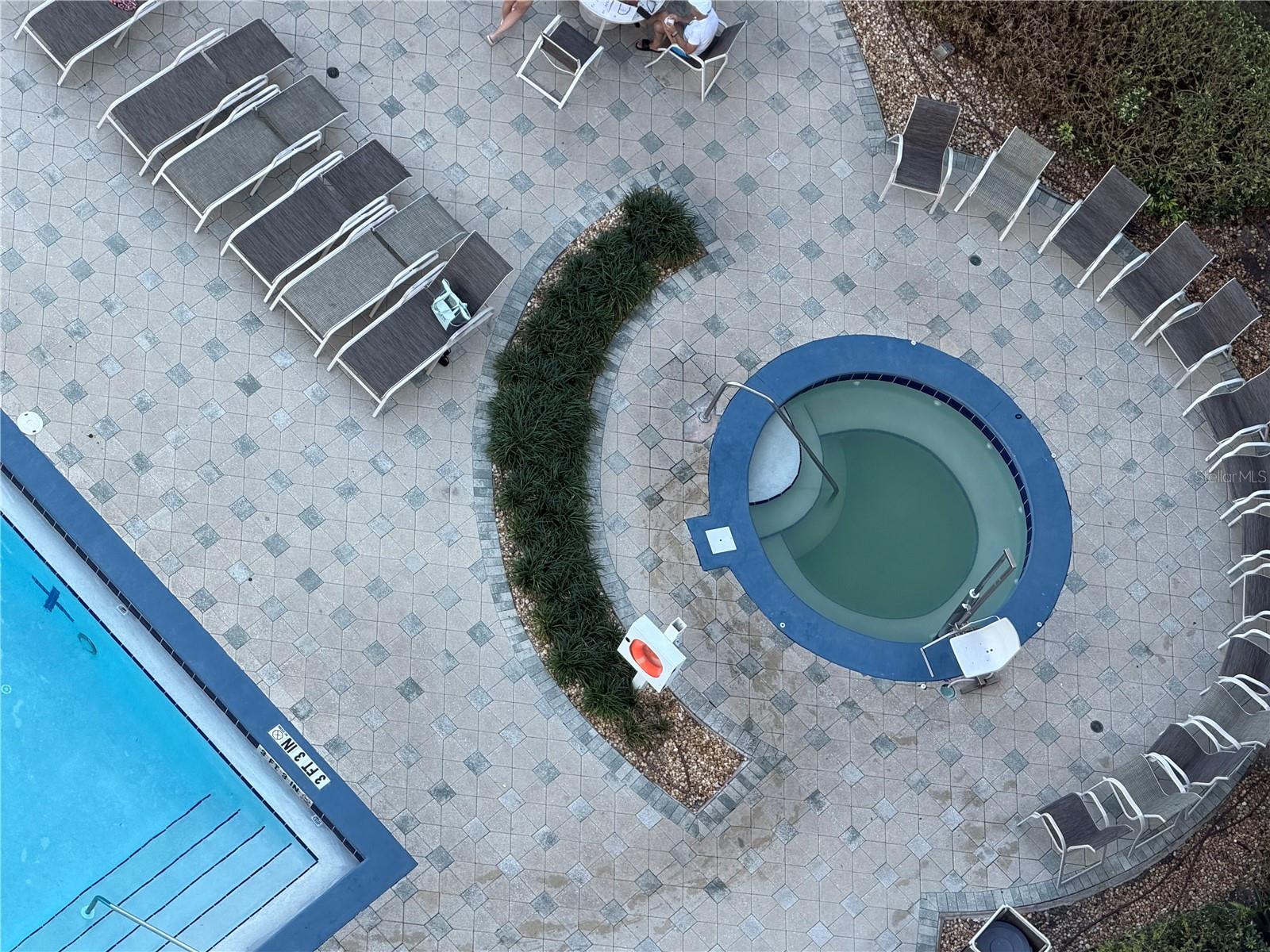 BLUE HERON BEACH RESIDENCE TOWER I - Residential