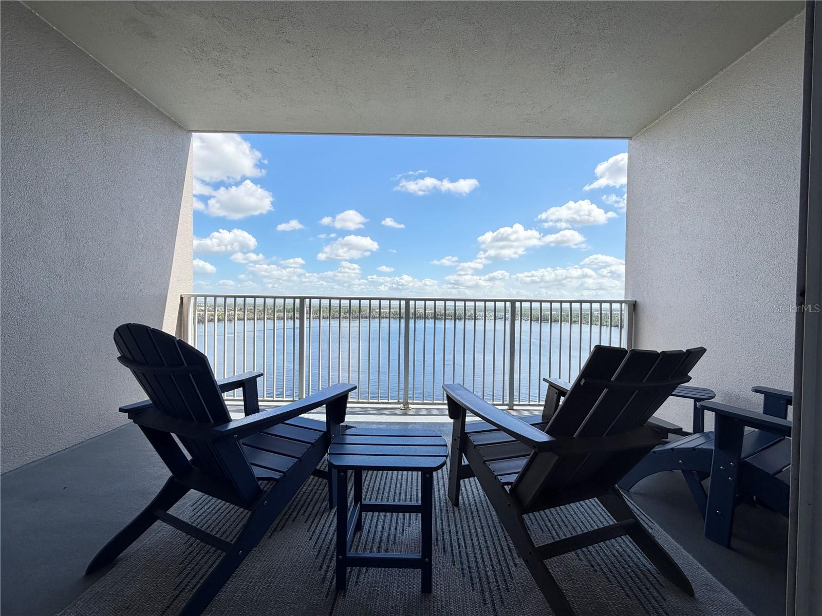 BLUE HERON BEACH RESIDENCE TOWER I - Residential