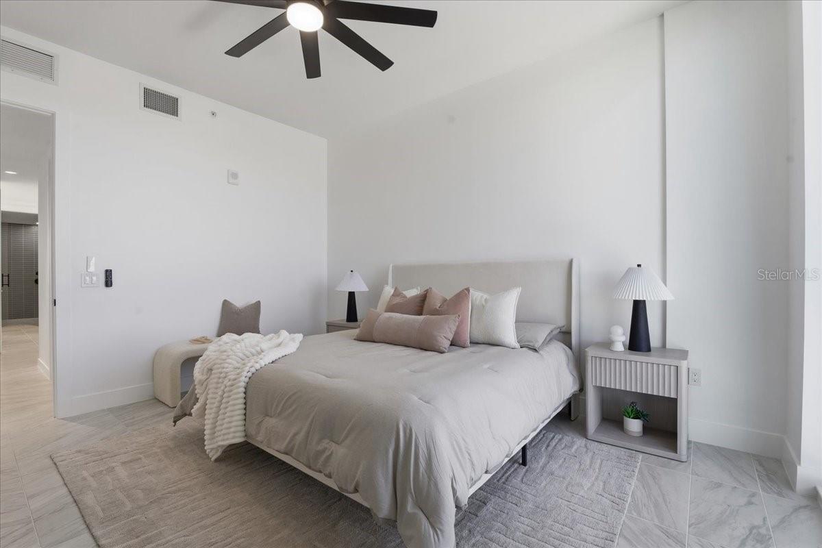 REFLECTION CONDO - Residential