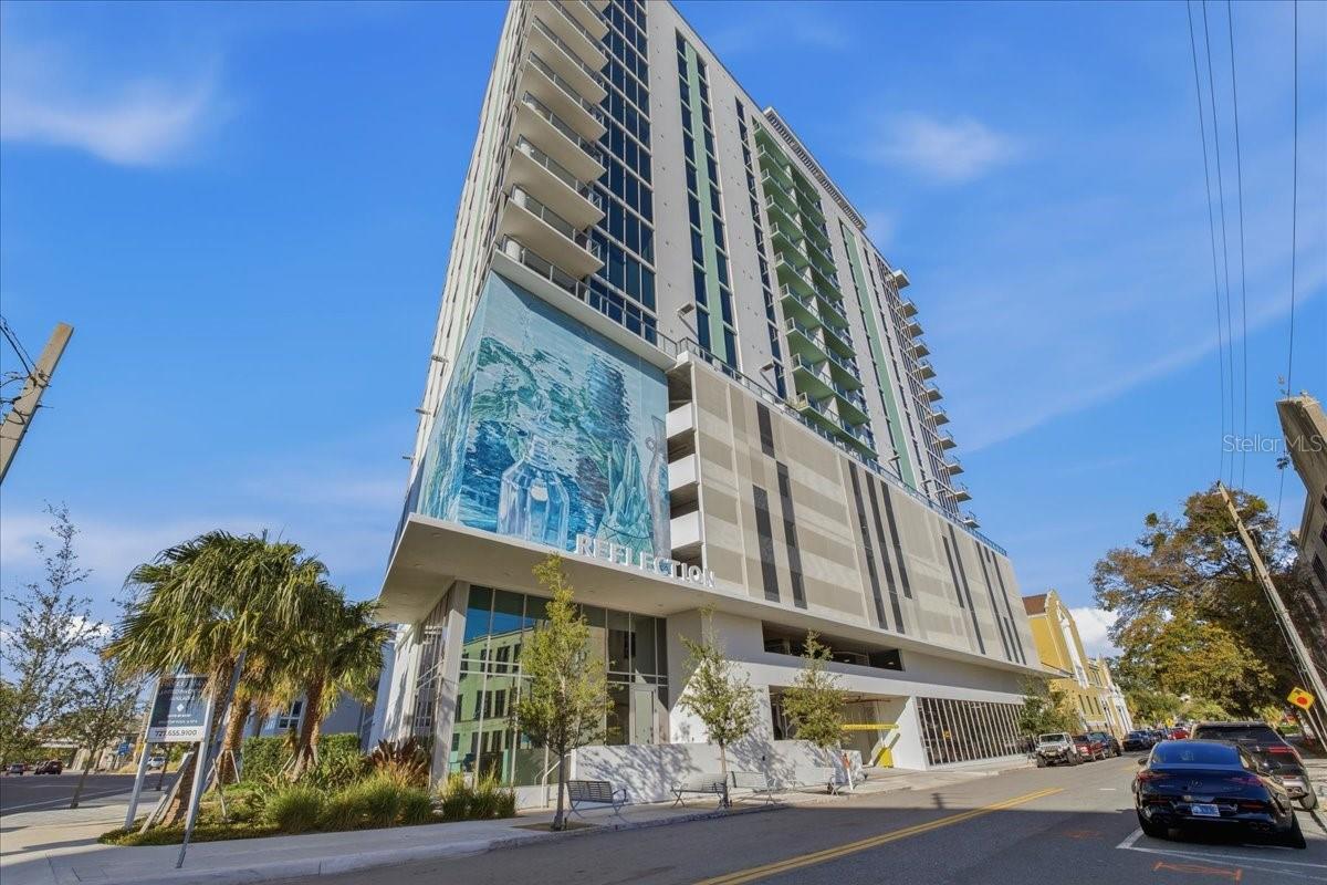 REFLECTION CONDO - Residential