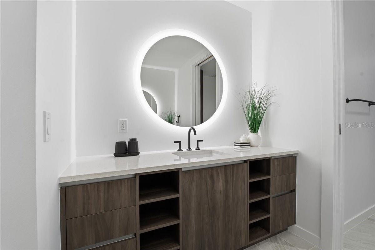 REFLECTION CONDO - Residential