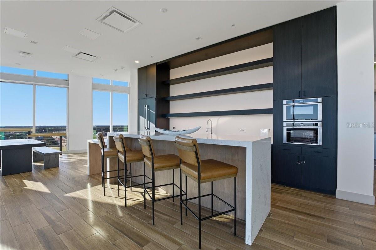 REFLECTION CONDO - Residential