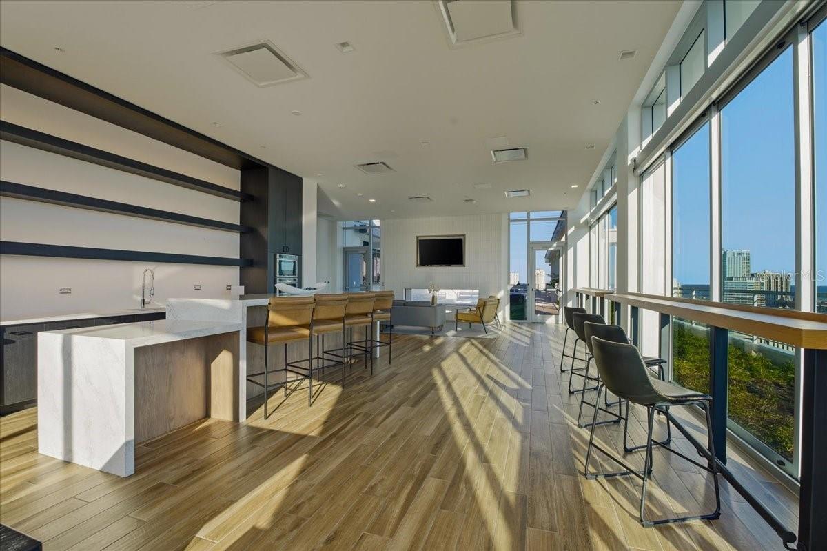 REFLECTION CONDO - Residential