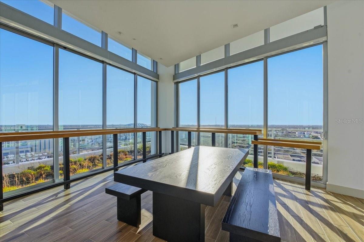 REFLECTION CONDO - Residential