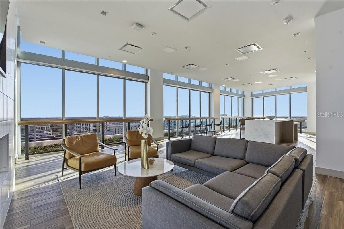 REFLECTION CONDO - Residential