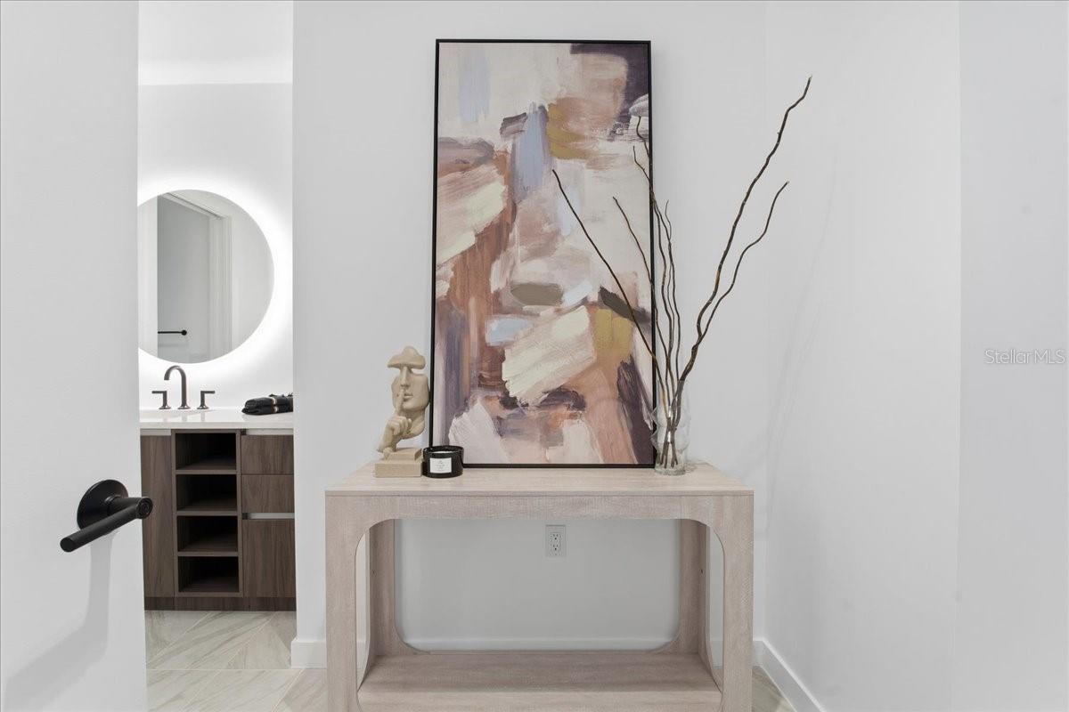 REFLECTION CONDO - Residential