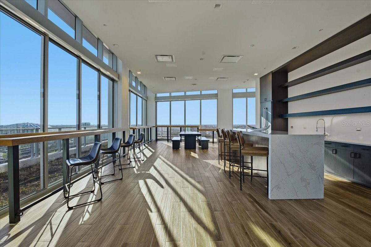 REFLECTION CONDO - Residential