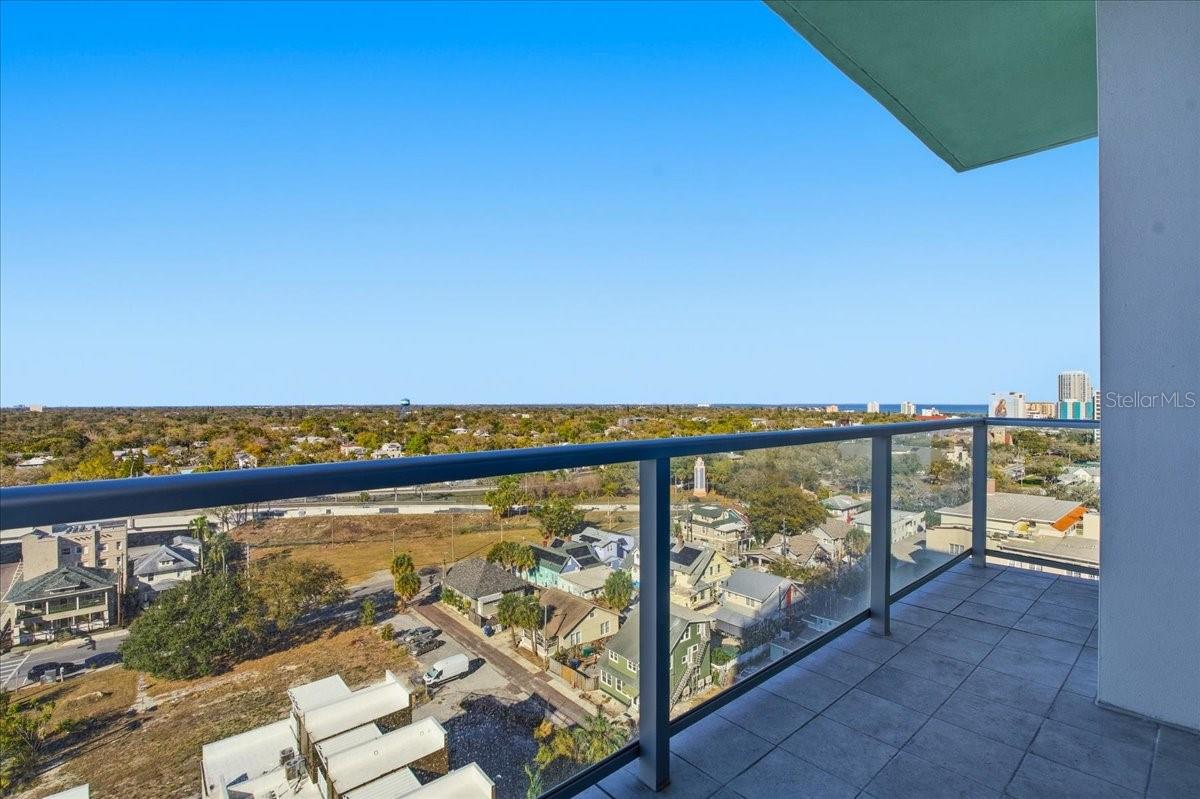 REFLECTION CONDO - Residential