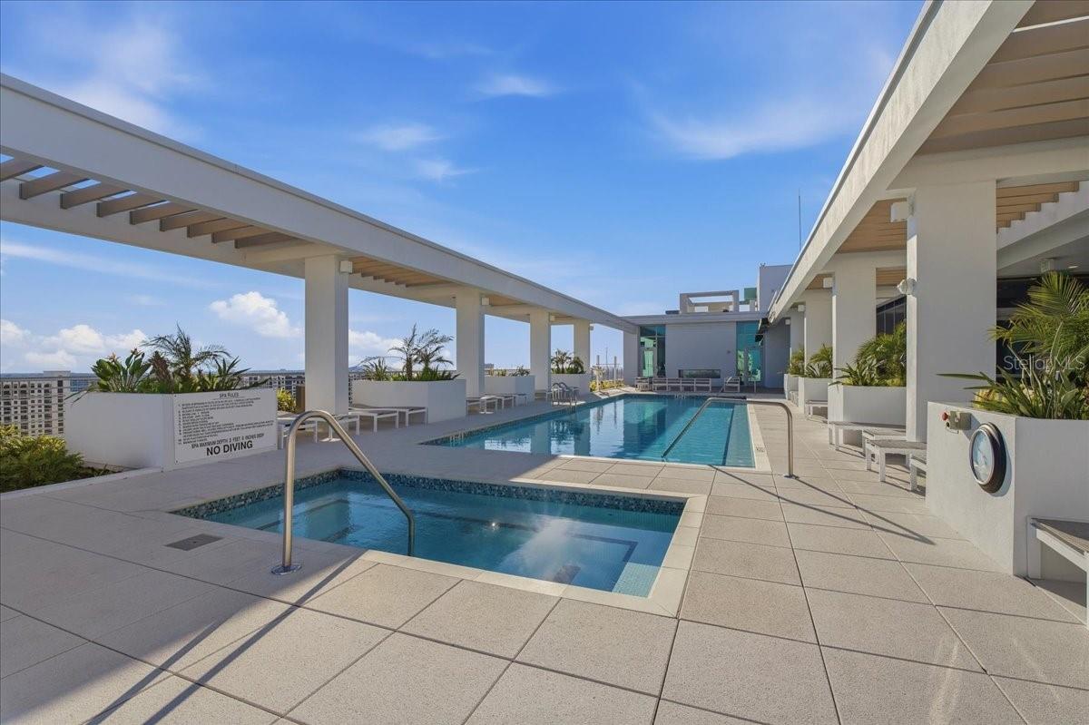 REFLECTION CONDO - Residential