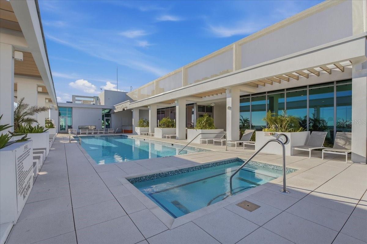 REFLECTION CONDO - Residential