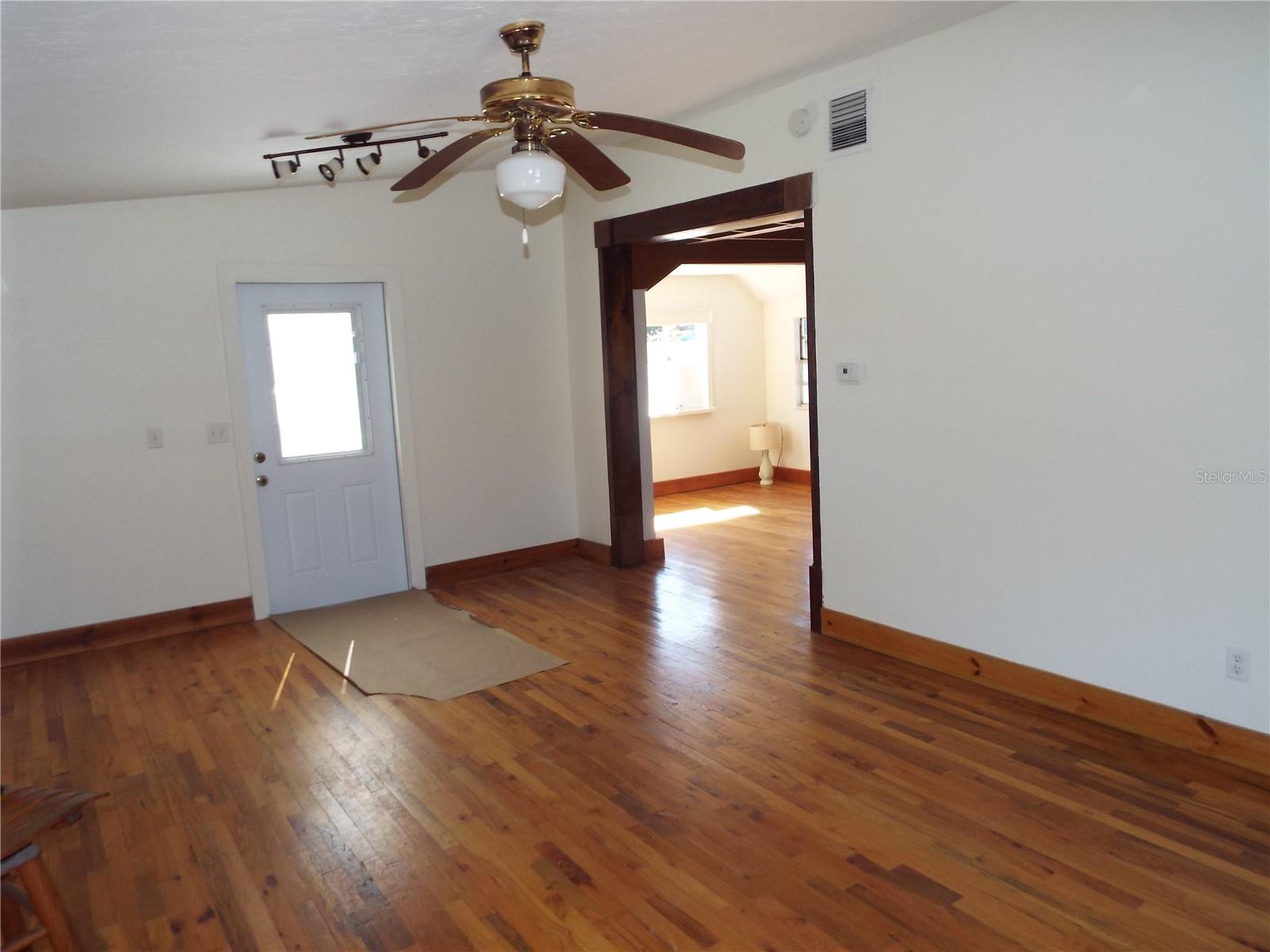 150 E BAY HEIGHTS ROAD
