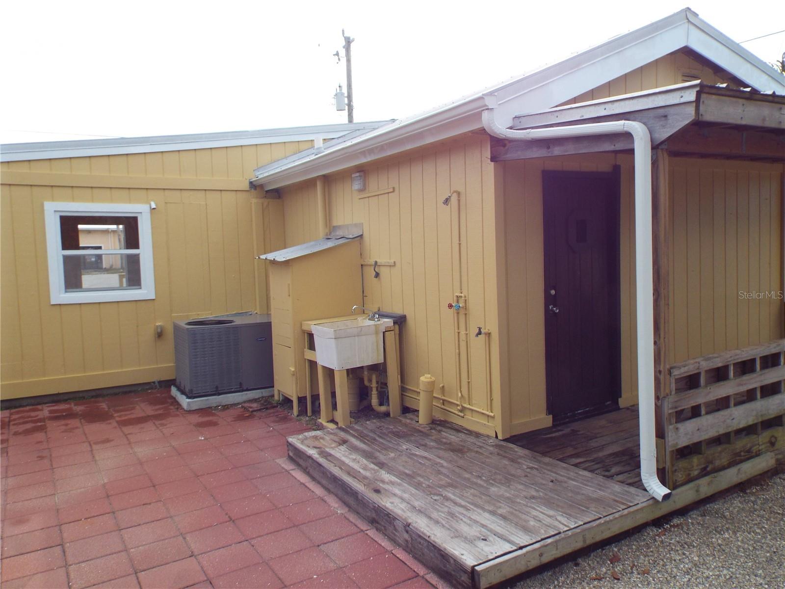 150 E BAY HEIGHTS ROAD