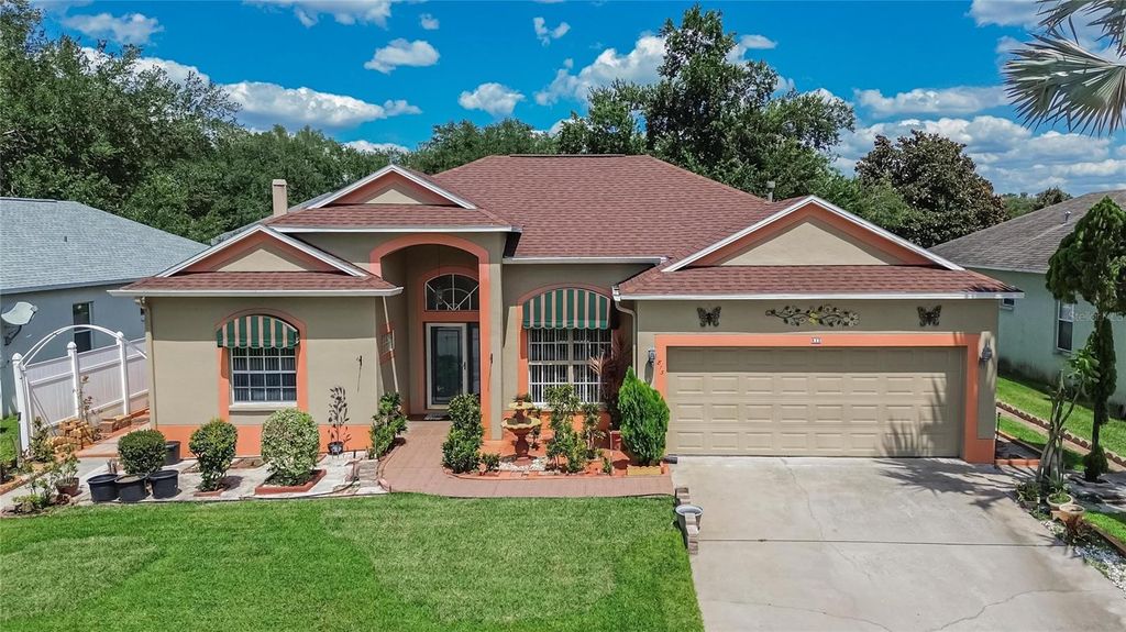 Photo of 813 Innergary Place, Valrico, FL 33594 (MLS # TB8509101)