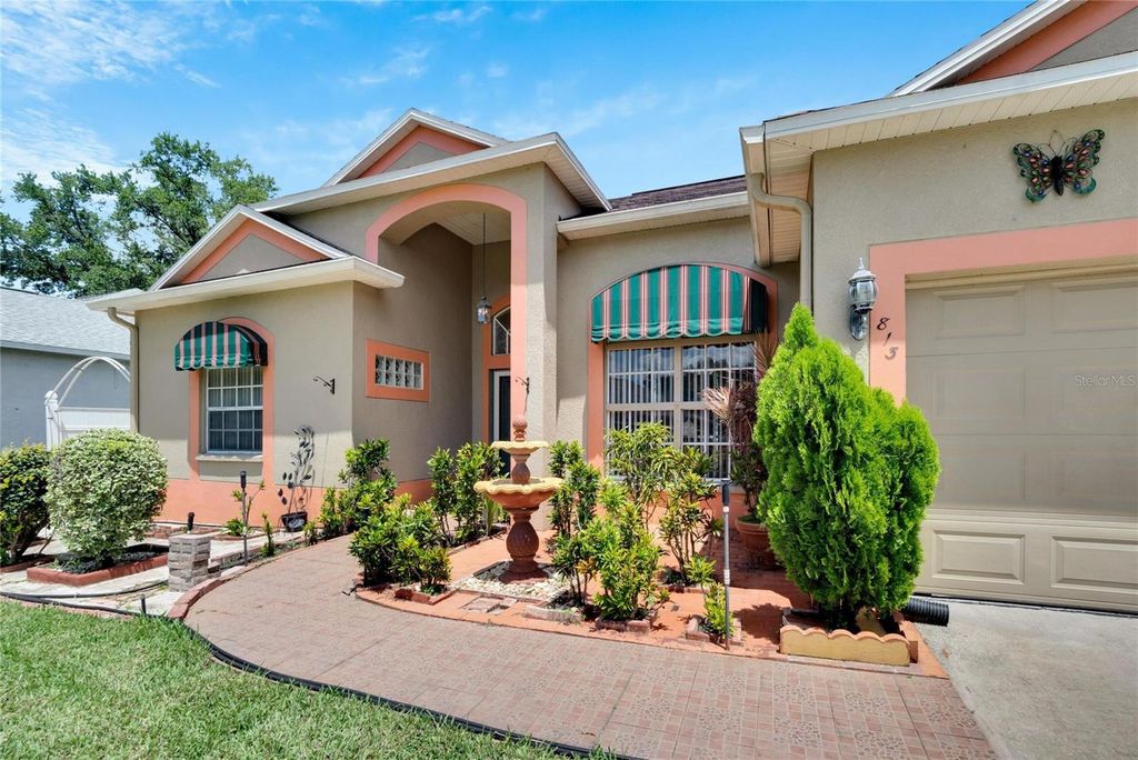 Photo of 813 Innergary Place, Valrico, FL 33594 (MLS # TB8509101)