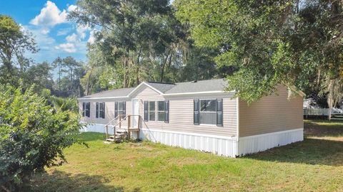Tiny photo for 1425 NW 83rd Place, Ocala, FL 34475 (MLS # OM715593)