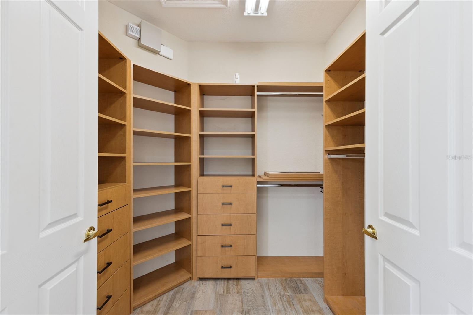 JOHNS LAKE POINTE A & S - Residential