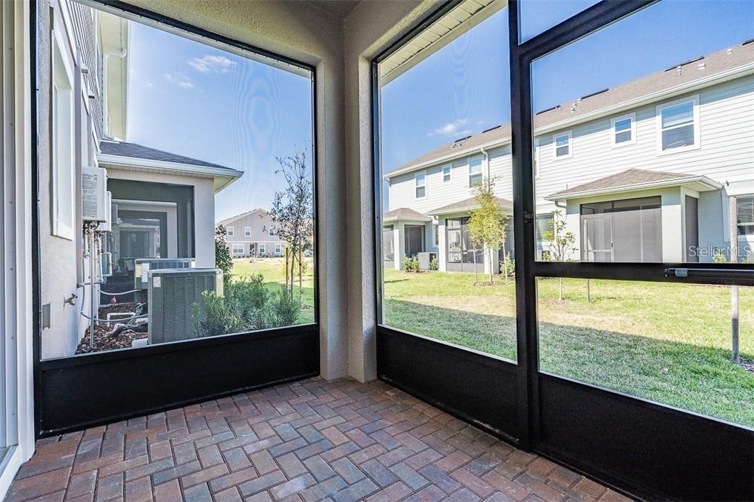 FISHHAWK RANCH WEST TWNHMS - Residential